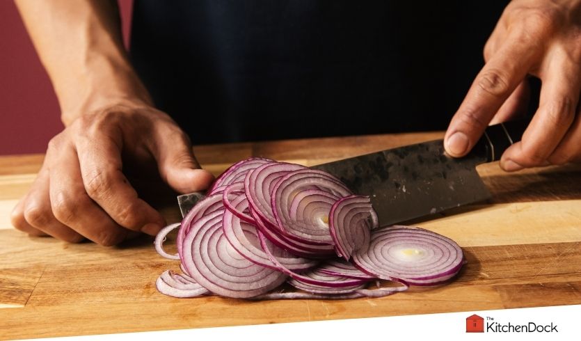 how to store cut onions in the refrigerator